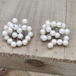 Vintage Pearl Earrings (faux) / Pierced